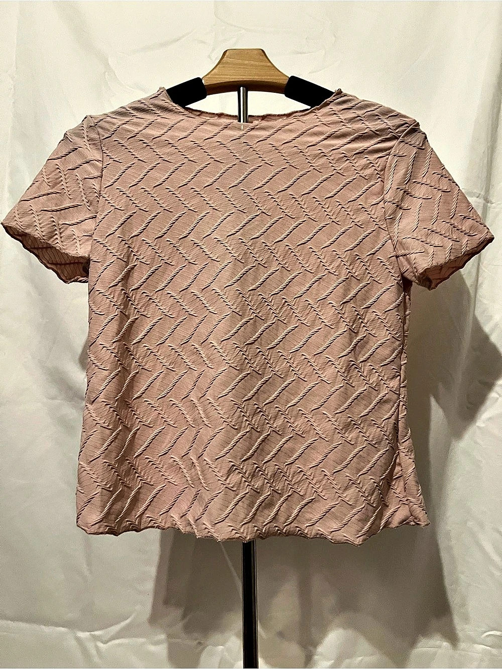 SHEIN Textured Geometric Short Sleeve Top in Pink Size Medium